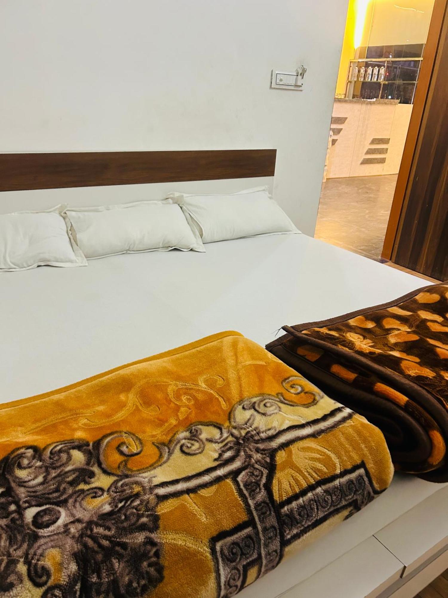 Milan Hotel & Restaurant Sikar 외부 사진